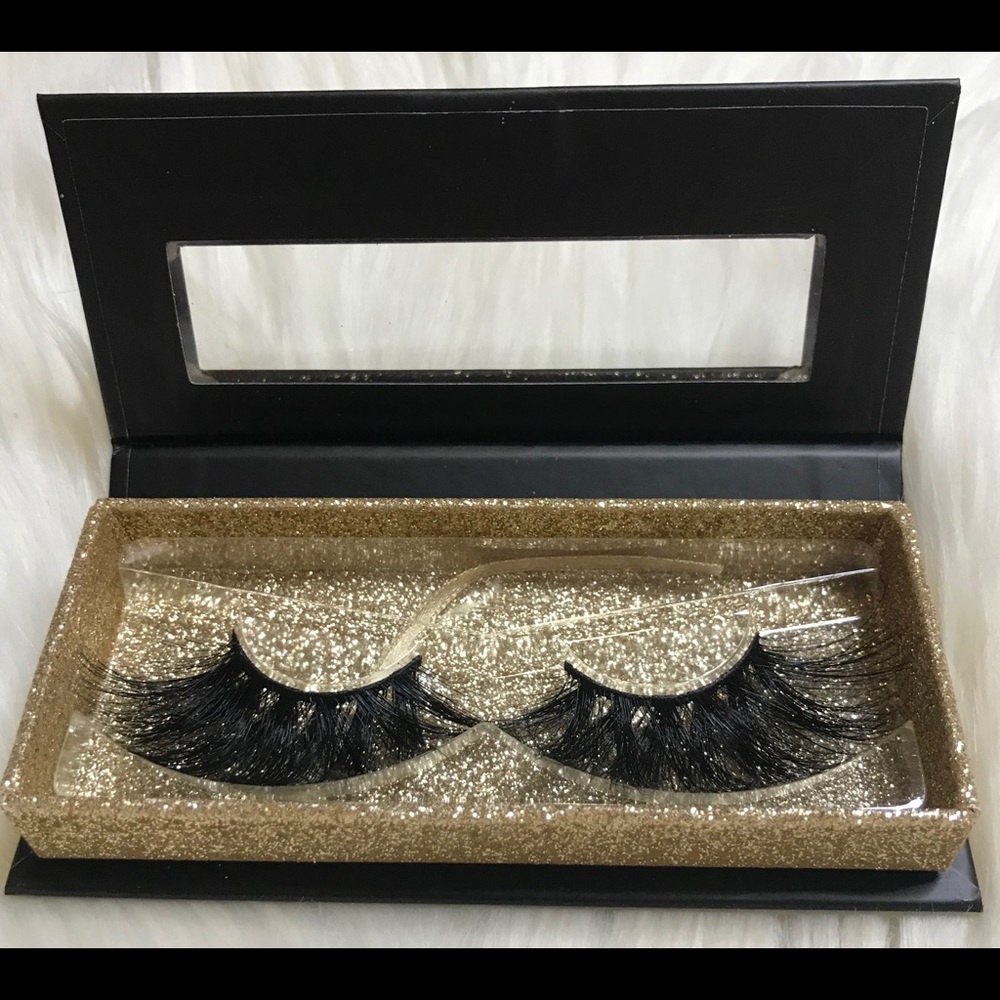 Luxury 3D Mink Eyelashes. CLUB LOVE